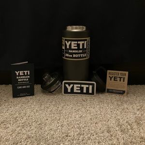 NWT Yeti 26OZ Bottle Chug Cap